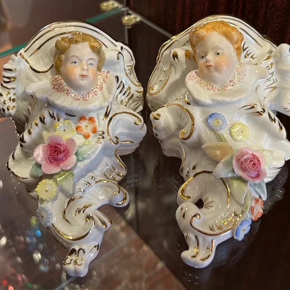 Limoges Vintage Porcelain Pair of Wall Angels Cherubs Consoles